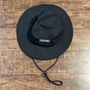 Used Dakine Mens no zone hat xxl